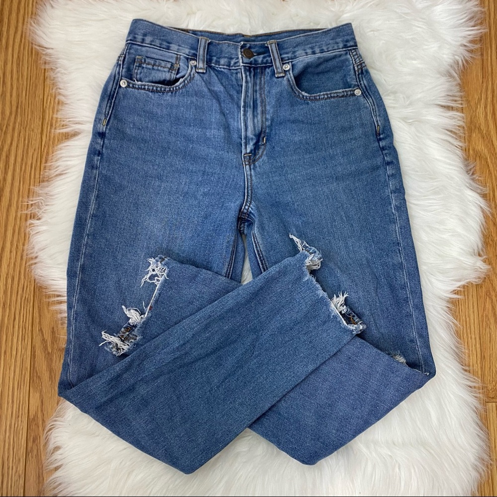 American Eagle High Rise Mom Jean Distressed Shark Bite Ankle Hem Size 0